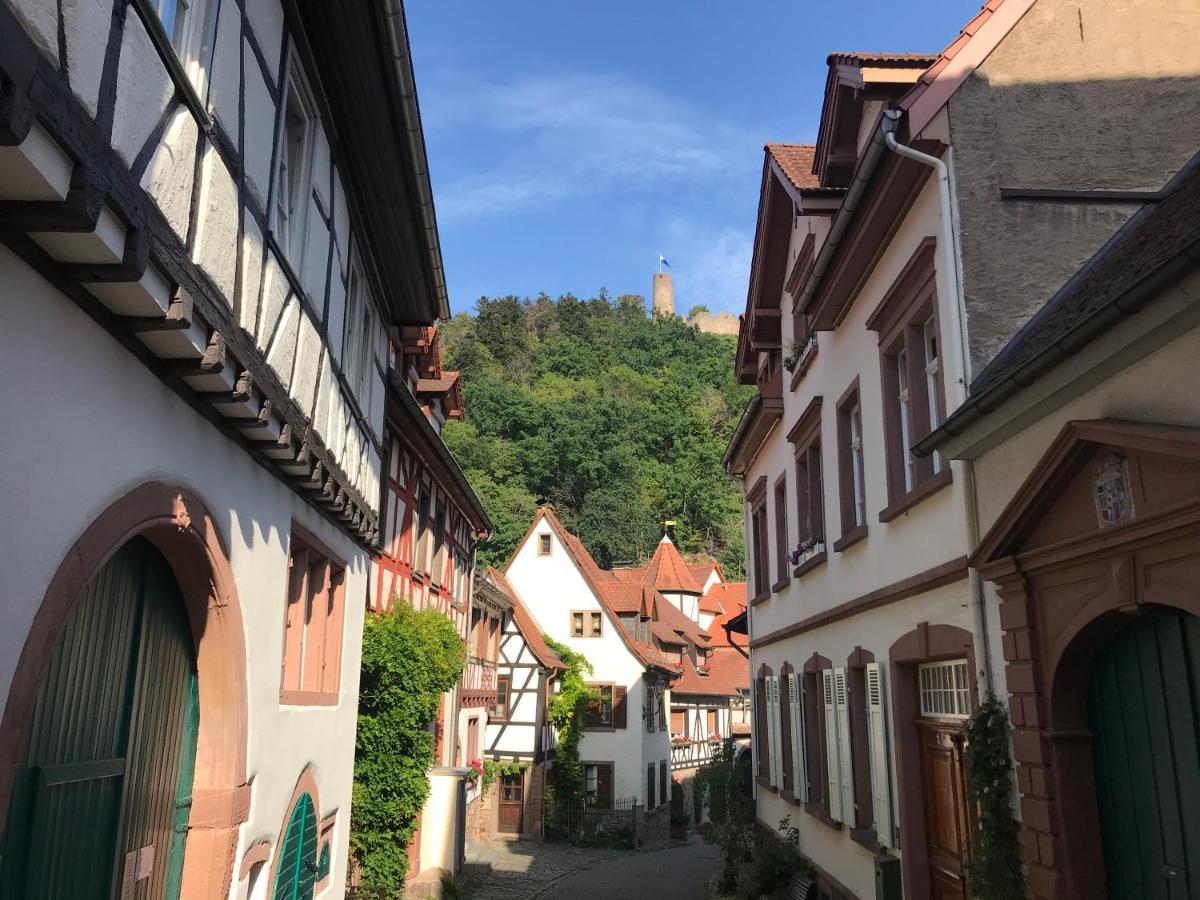 Turmwohnung Buedinger Hof Weinheim Exterior foto